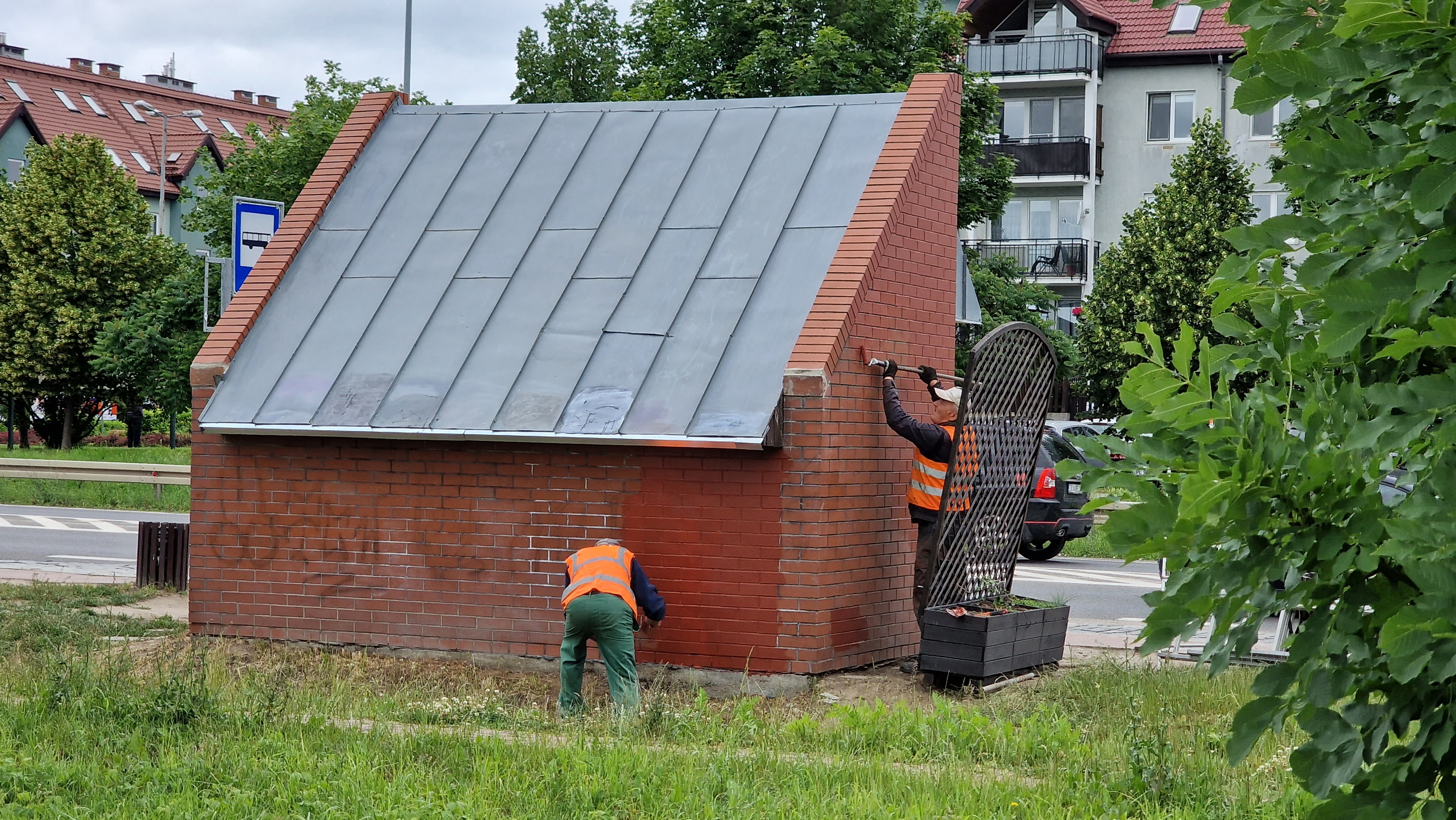 Przystanek przy Biedronce w Przecławiu przechodzi metamorfozę