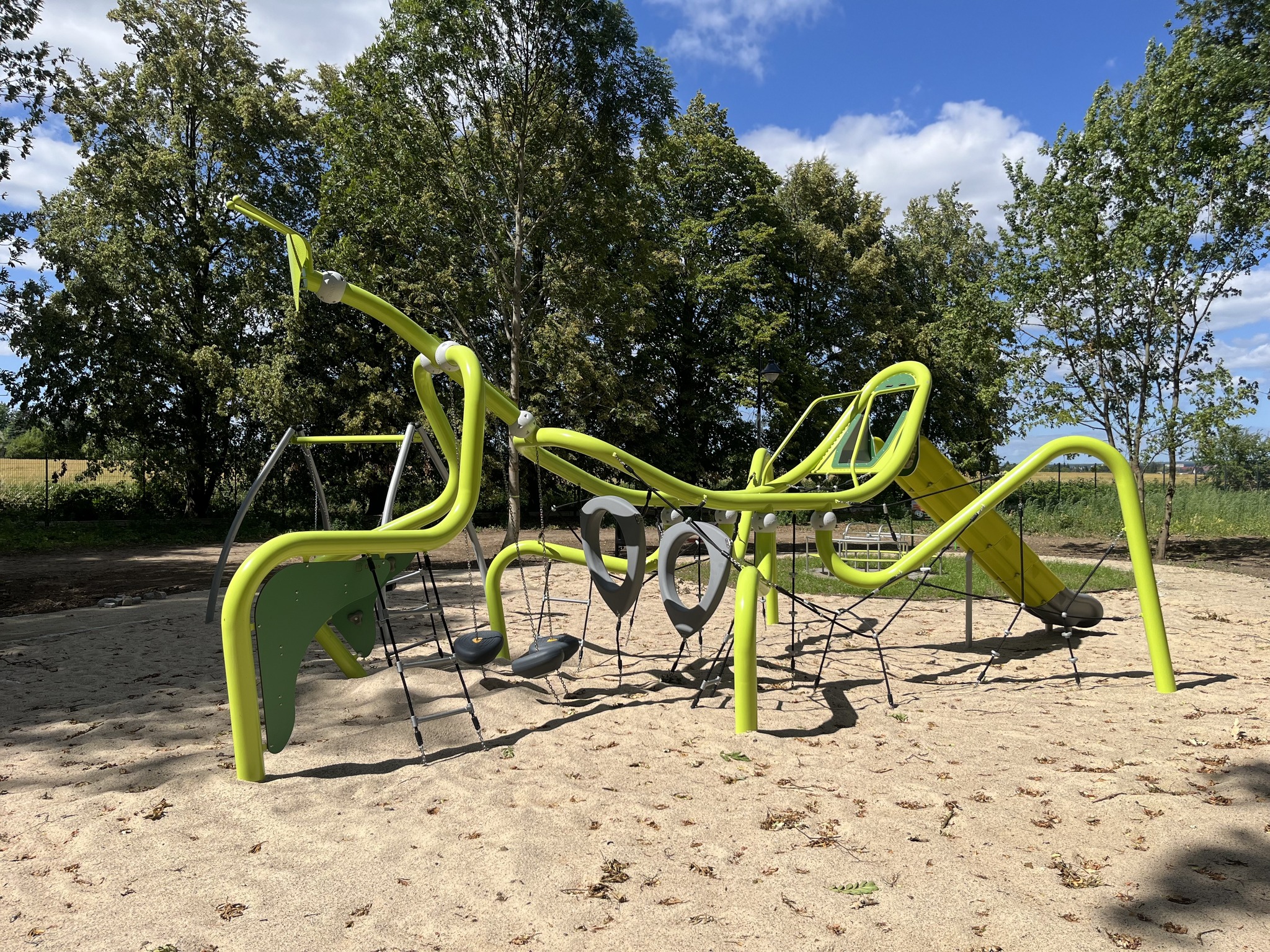W Ostoi powstaje bajkowy plac zabaw pełen naukowych atrakcji