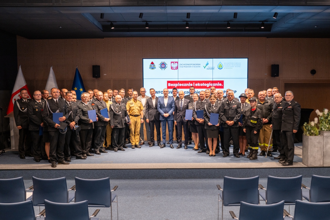 Nowy sprzęt dla OSP Smolęcin: kluczowe wsparcie z programu „Bezpieczny Strażak”