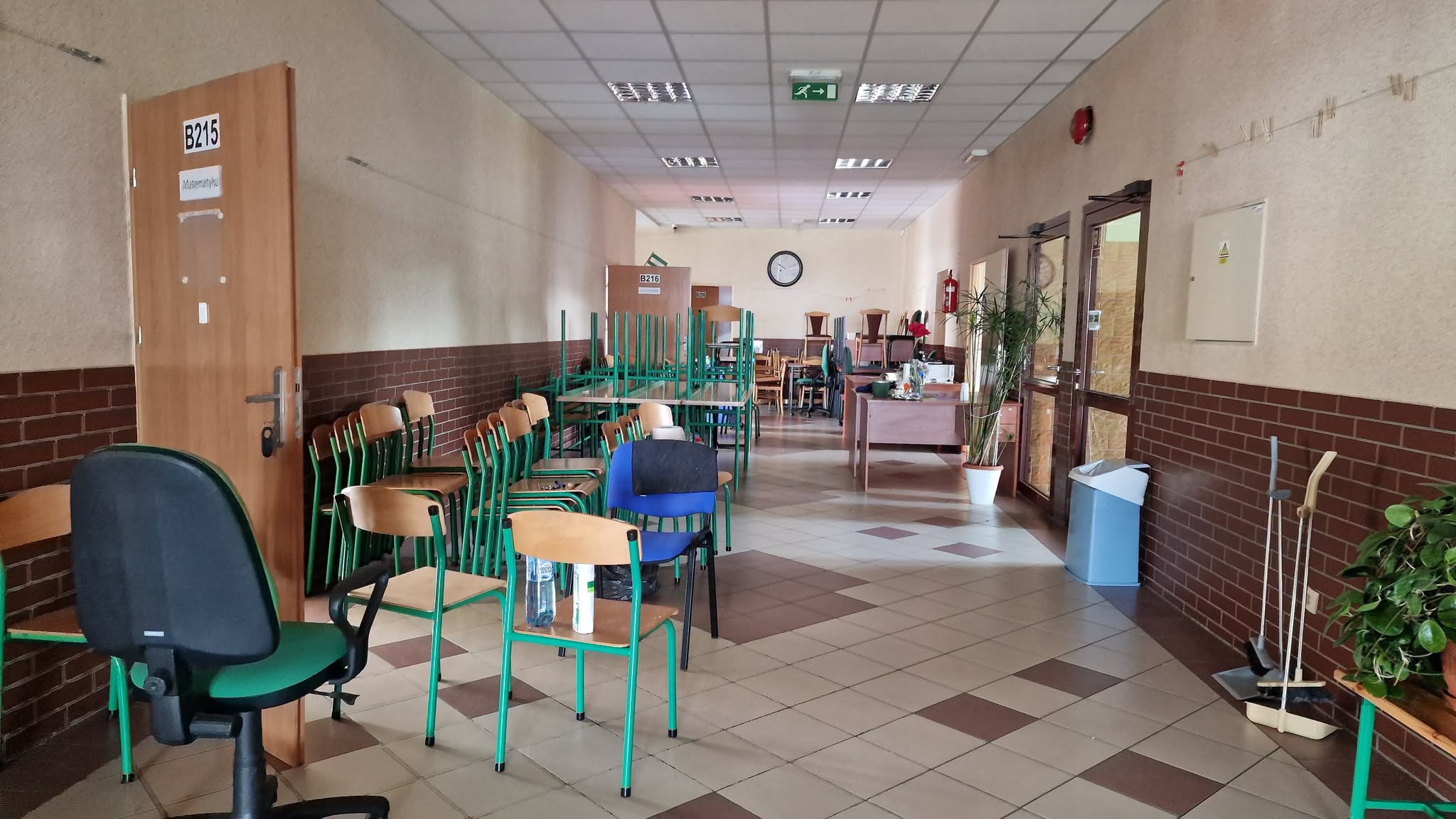 Mniej uczniów w szkole w Przecławiu. Placówka przygotowuje się do września