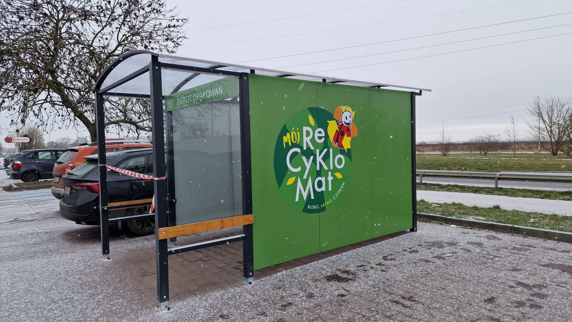 Przybywa recyklomatów. Wypijasz → Nie zgniatasz → Oddajesz