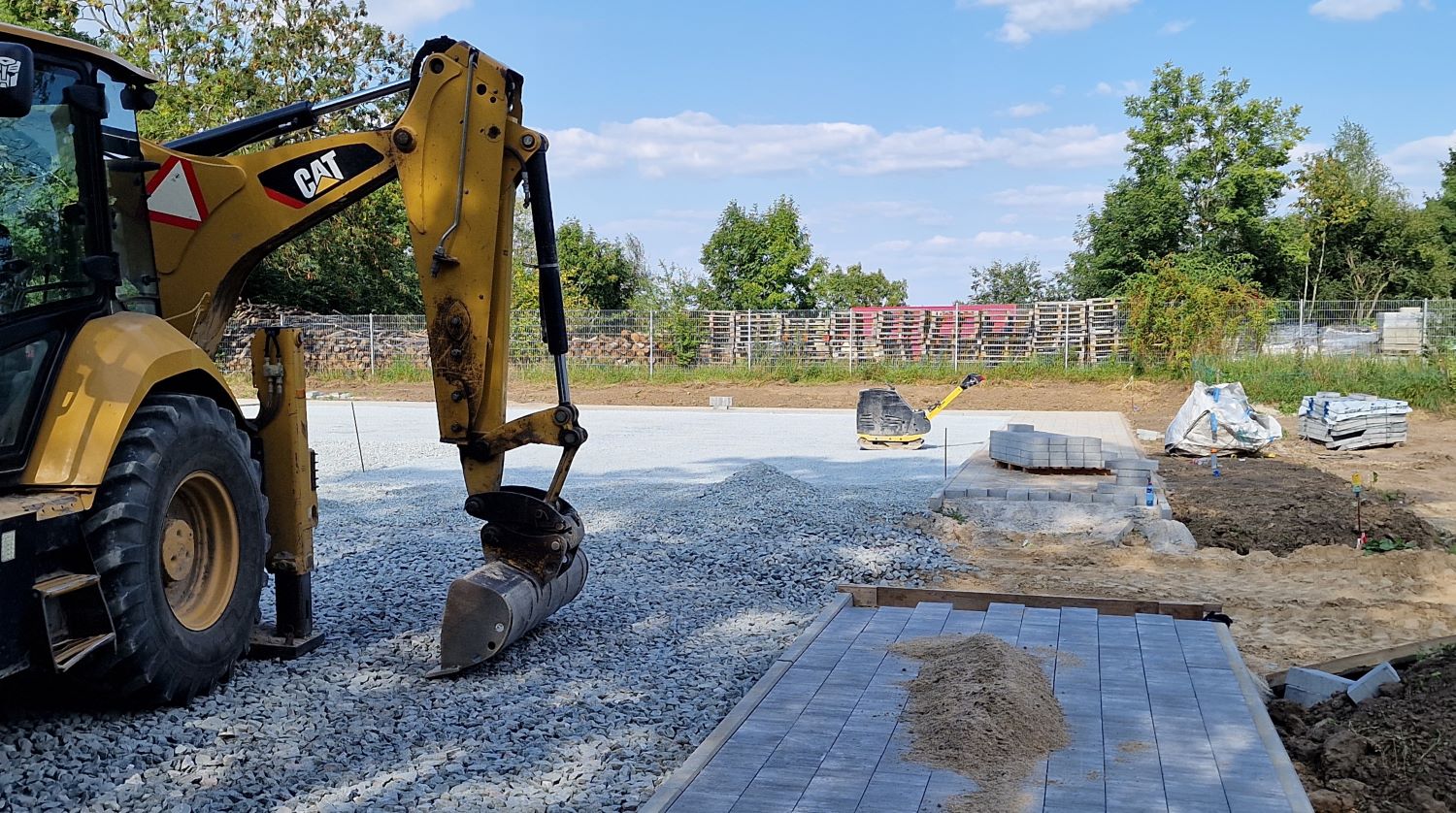 Zmienia się plac koło świetlicy w Kamieńcu