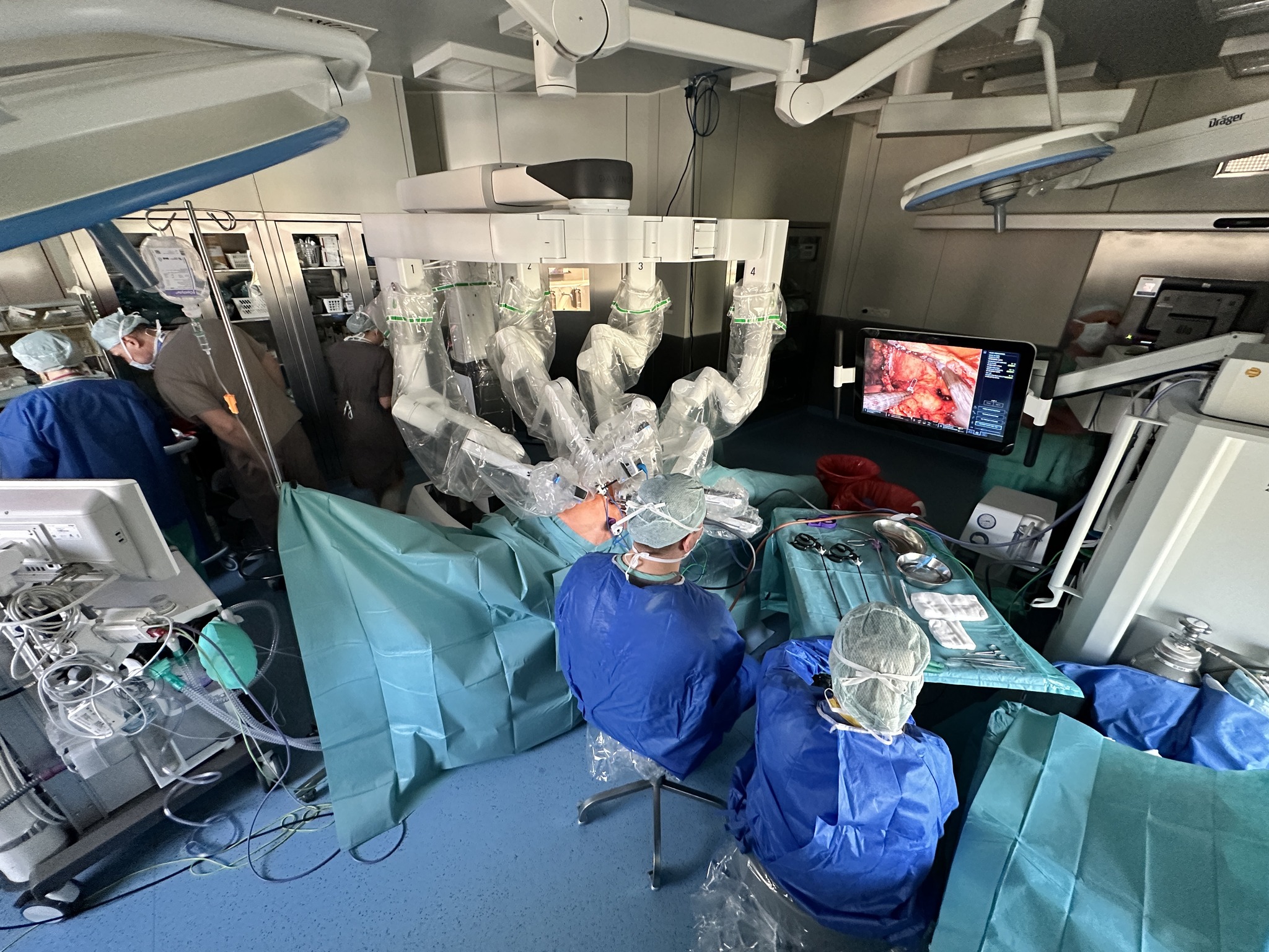 Chirurgia robotyczna coraz bardziej popularna. Na Pomorzanach wykonuje się najwięcej takich operacji w Szczecinie