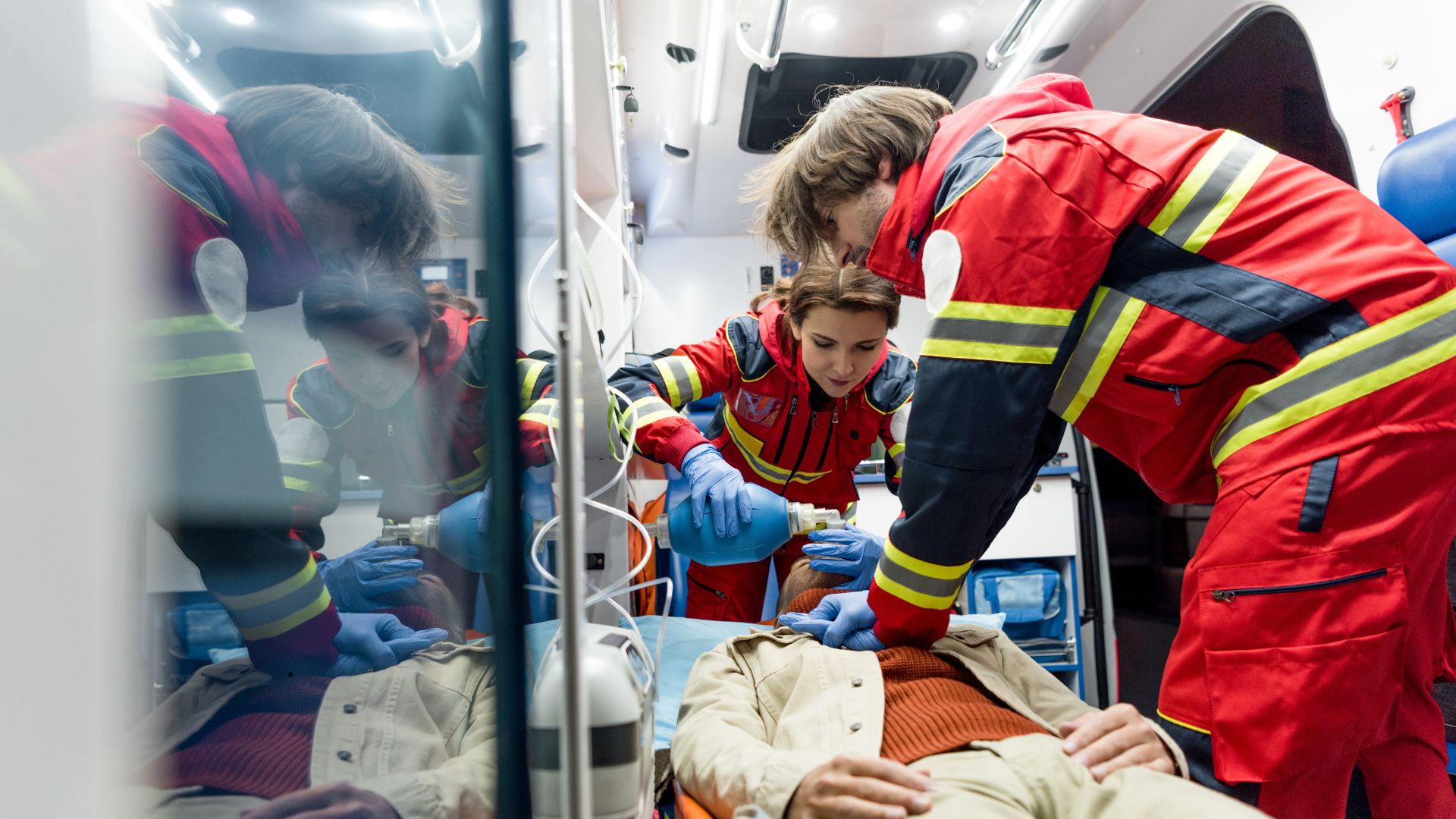 Surowe kary za ataki na ratowników i funkcjonariuszy. Nowe przepisy już obowiązują