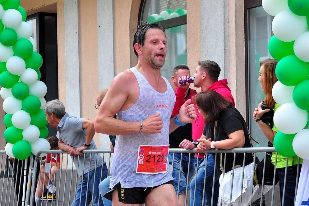 Bramy maratońskiego raju.  Historia Arka Sztadilowa